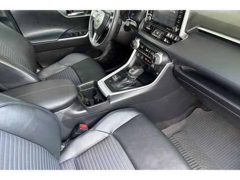 Certified 2021 Toyota RAV4 XSE w/ XSE Grade Weather Package AWD/4WD image 17