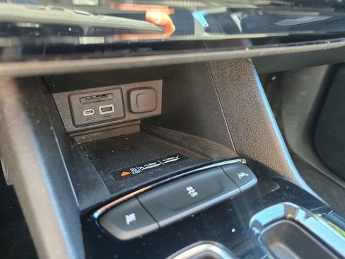 Used 2023 Chevrolet Bolt EUV LT w/ Comfort Package FWD image 34