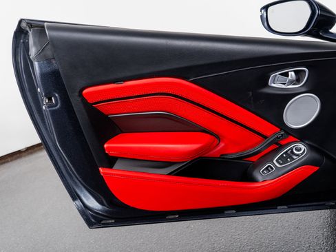 Used 2021 Aston Martin V8 Vantage Convertible image 45