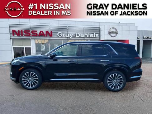 Used 2024 Hyundai Palisade Calligraphy FWD image 4
