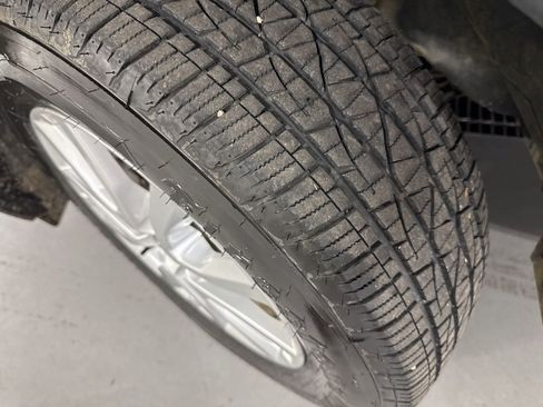 Used 2017 Nissan Rogue SV image 14