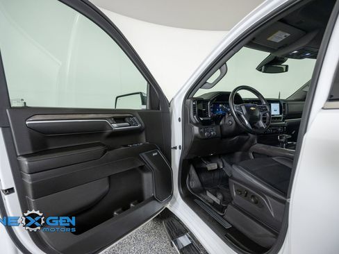 Used 2024 Chevrolet Silverado 1500 LTZ w/ LTZ Convenience Package II AWD/4WD image 9