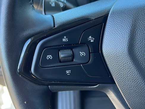 Certified 2023 Chevrolet Bolt EUV LT w/ Convenience Package image 24