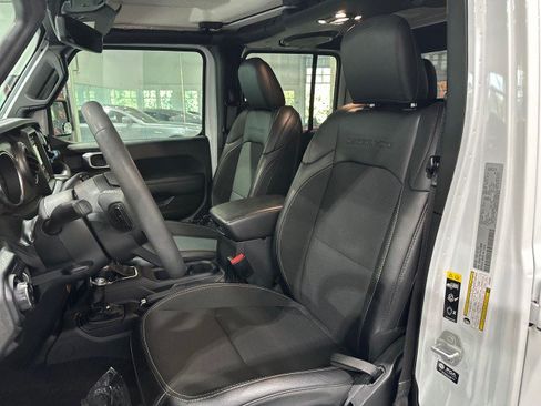 Used 2023 Jeep Gladiator Sport AWD/4WD image 44