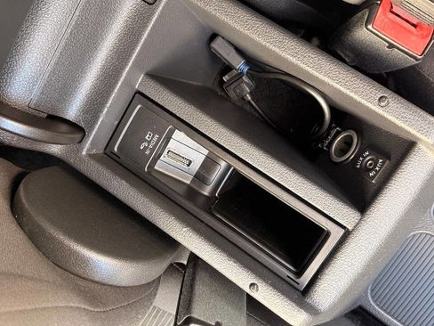 Used 2015 Volkswagen Tiguan S image 32