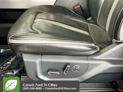Used 2018 Ford F150 Platinum w/ Equipment Group 701A Luxury AWD/4WD image 22