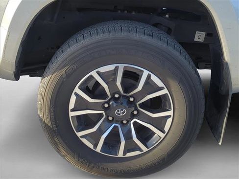 Used 2022 Toyota Tacoma TRD Sport w/ TRD Premium Sport Package image 6