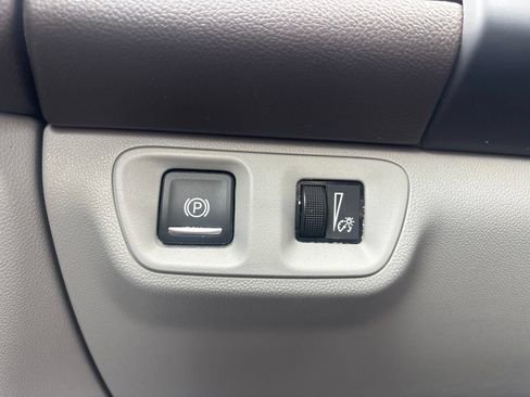 Used 2019 GMC Acadia SLT AWD/4WD image 16