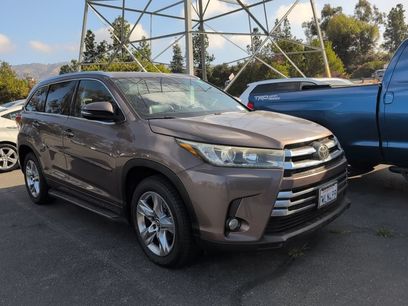 Used 2017 Toyota Highlander Limited w/ Carpet Mat Package
