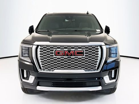 Used 2024 GMC Yukon Denali image 2
