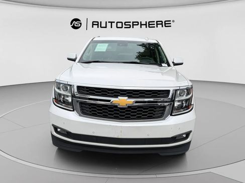 Used 2018 Chevrolet Suburban LT RWD image 2