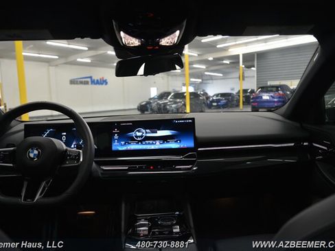 Used 2024 BMW 530i w/ M Sport Package RWD image 29