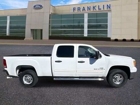 Used 2007 GMC Sierra 2500 SLE w/ EZ-Lift Tailgate Package image 8
