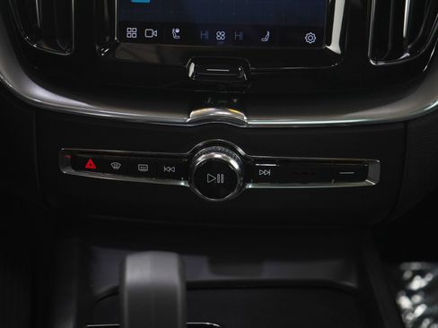 Used 2023 Volvo XC60 B5 Core AWD/4WD image 19