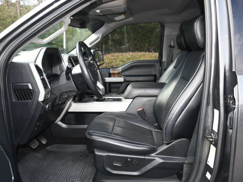 Used 2019 Ford F150 Lariat image 7