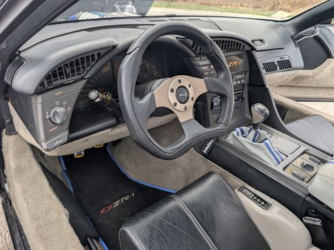 Used 1991 Chevrolet Corvette ZR-1 image 5