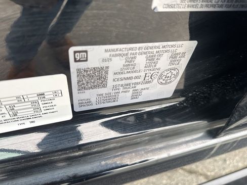 Used 2025 GMC Sierra 3500 Denali w/ Denali Reserve Package image 41