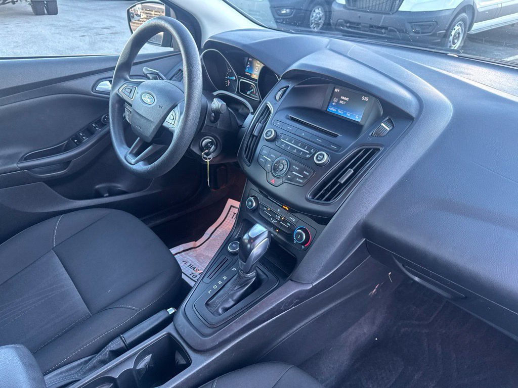 Used 2015 Ford Focus SE FWD image 33
