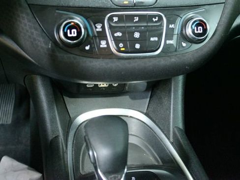 Used 2021 Chevrolet Malibu LT FWD image 17