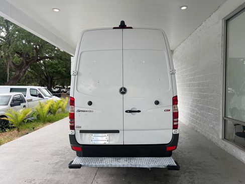 Used 2010 Mercedes-Benz Sprinter 3500 image 6