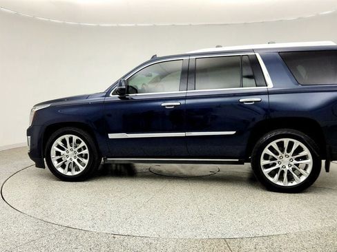 Used 2019 Cadillac Escalade Premium Luxury AWD/4WD image 8
