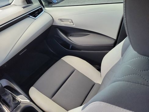 Used 2023 Toyota Corolla LE image 4