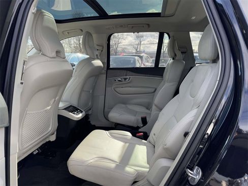 Certified 2024 Volvo XC90 B6 Ultimate w/ Protection Package Premier image 9