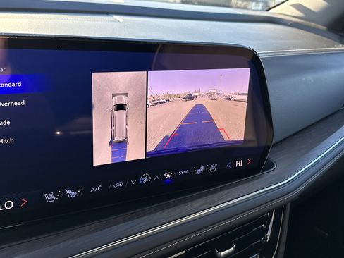 Certified 2025 Chevrolet Suburban Premier image 23