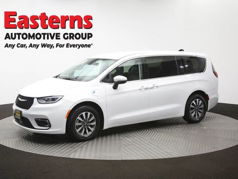 Used 2023 Chrysler Pacifica Touring-L FWD image 60