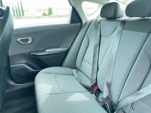 Used 2025 Kia K4 LXS image 39