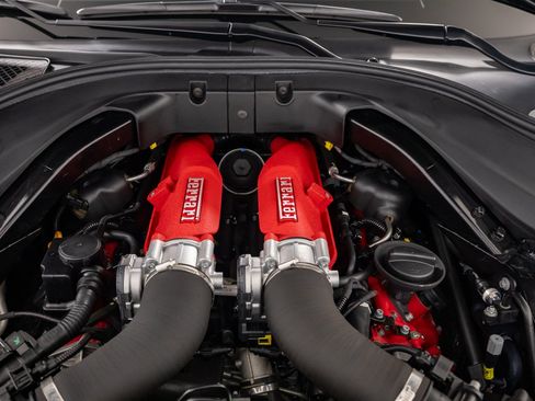 Used 2019 Ferrari Portofino RWD image 62