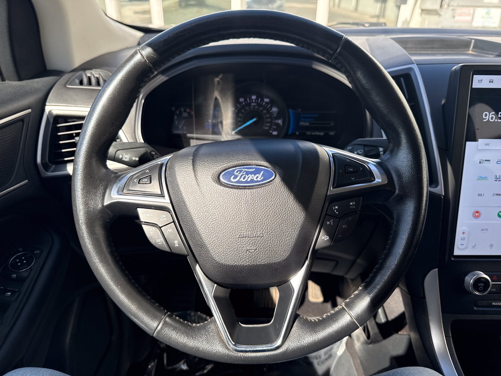 Used 2023 Ford Edge SEL AWD/4WD image 14