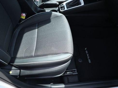 New 2026 Hyundai Venue SEL FWD image 13