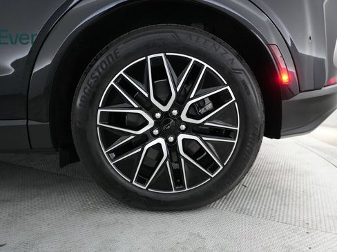 Used 2025 Ford Mustang Mach-E Premium AWD/4WD image 9