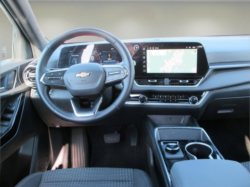 Used 2026 Chevrolet Equinox LT FWD image 21