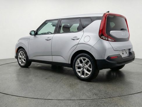 Used 2025 Kia Soul LX w/ LX Technology Package image 6