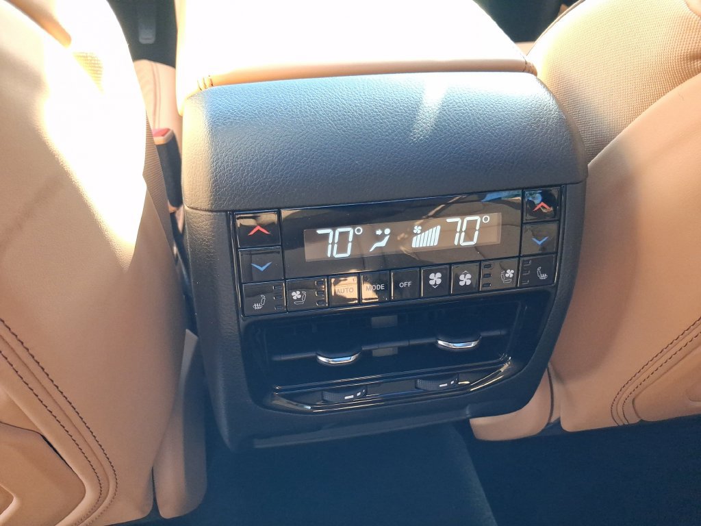 Used 2025 Jeep Grand Cherokee Summit w/ Adv Protech Group IV AWD/4WD image 15