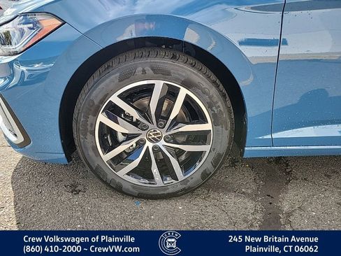 New 2025 Volkswagen Jetta SE image 17