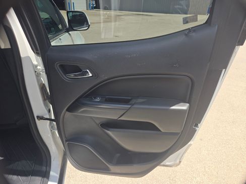 Used 2018 Chevrolet Colorado LT AWD/4WD image 22