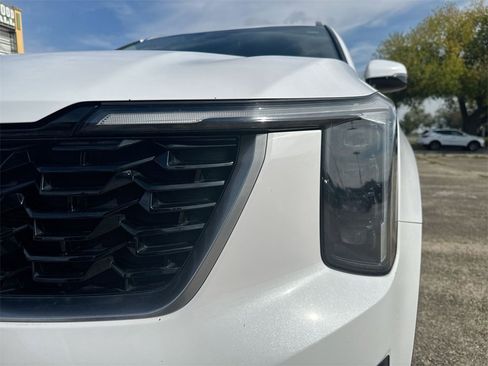 Used 2024 Kia Sorento S image 10