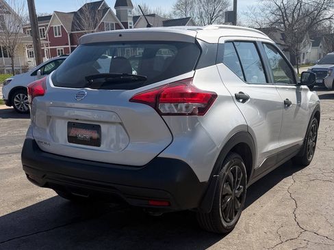 Used 2019 Nissan Kicks S FWD image 11
