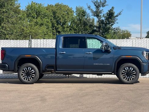 New 2026 GMC Sierra 2500 Denali Ultimate AWD/4WD image 3