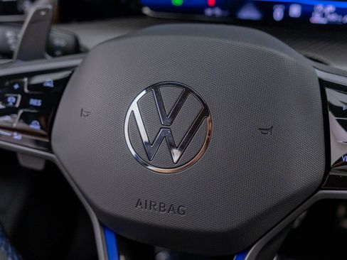 Used 2025 Volkswagen Golf R Black Edition AWD/4WD image 24