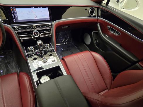 Certified 2023 Bentley Flying Spur V8 AWD/4WD image 22