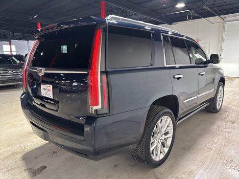 Used 2019 Cadillac Escalade Premium Luxury image 7