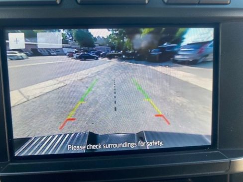 Used 2023 Ford F350 XLT w/ FX4 Off-Road Package AWD/4WD image 12
