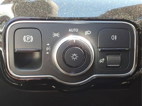 Certified 2023 Mercedes-Benz CLA 250 4MATIC image 27