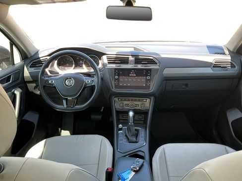 Used 2019 Volkswagen Tiguan SE FWD image 30