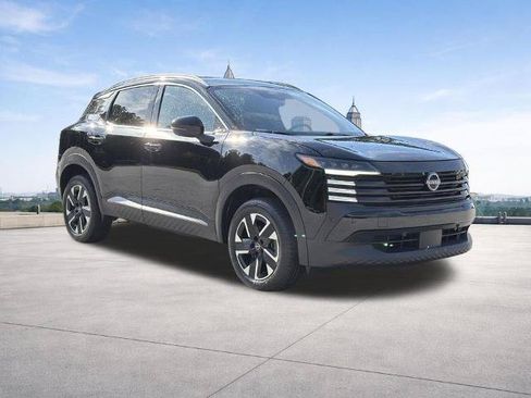 Certified 2025 Nissan Kicks SR FWD image 28