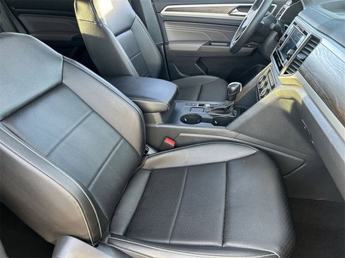 Certified 2023 Volkswagen Atlas SE image 7